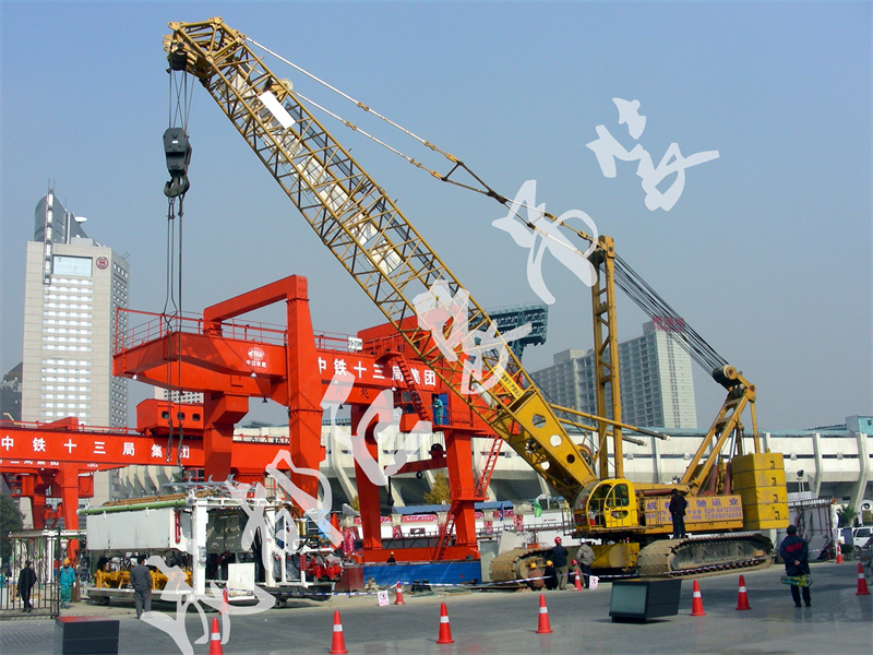 4.成都盾構(gòu)機(jī)吊裝.jpg